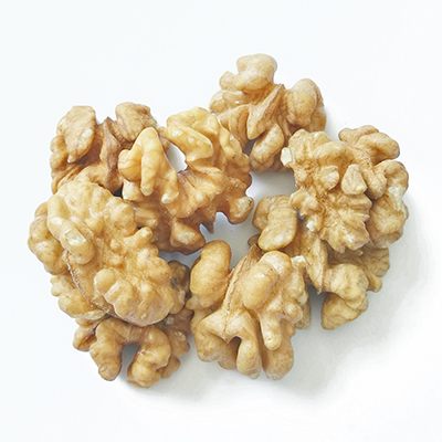 Exral light walnut kernels